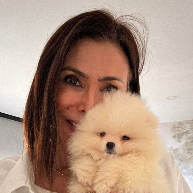 Familia con su cachorro de Cañaveral Pets